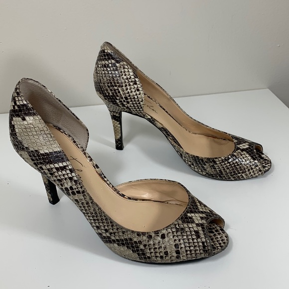Marc Fisher peep toe pumps snake skin print - Picture 1 of 13